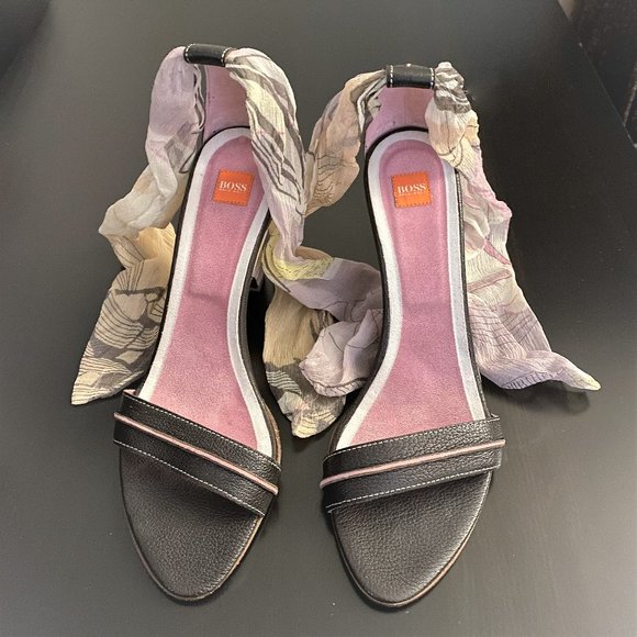 NWT Boss Lovely Women Leather Wedge Heel Shoes Size 9 - Picture 2 of 6